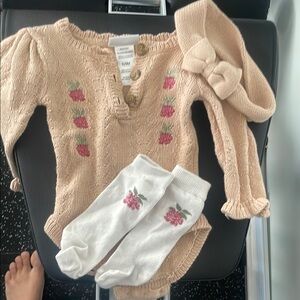Baby Girl Knit FLORAL  Romper Set with BOW and Socks